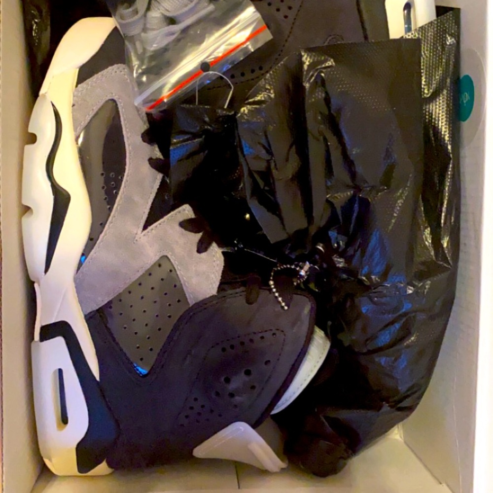 Wmns Air Jordan 6 Techrome Brand new. Size 5.5